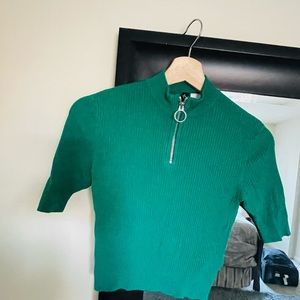 Cute little sweater Tee ( only worn a few times)